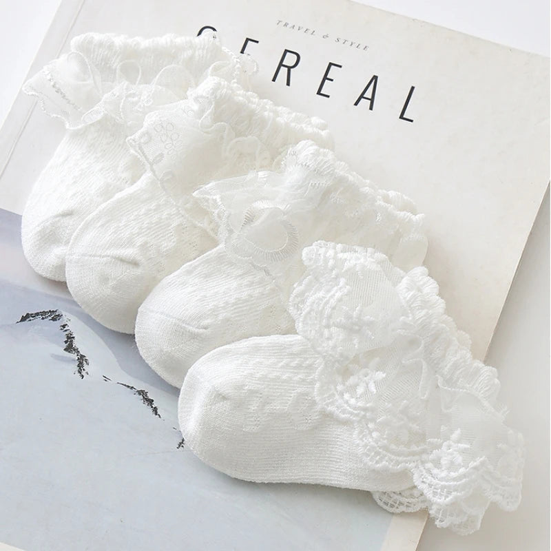 גרבי תחרה נסיכתיות לתינוקות – דגם בלרינה